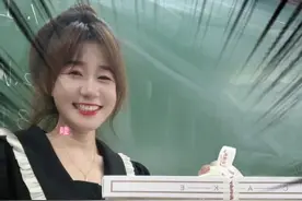 1019 | | 最近班里好多感冒发烧的，在学校还偷摸不吃家长带的药，那就只能班主任出手啦#肥汁米线 #记录校园生活视频封面