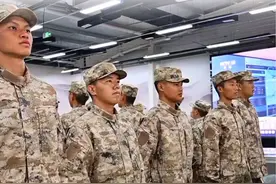 新兵营吃饭前也要有仪式感，军人的作风素养体现在点点滴滴。部队的饭菜有多香，快来看看吧！