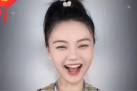 春节已进入倒计时，2025你好，请给我一些幸运，逆风翻盘，所求皆如愿，所行皆坦途#我有节目献给春节 #过年进入倒计时 #祝大家新的一年好运连连 #2025的第一声新年祝福 #手势舞视频封面