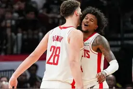 #dou来nba 同为21届新秀，巴恩斯已经拿到顶薪，火箭双星多少合适呢#休斯顿火箭 #乌度卡 #申京 #杰伦格林视频封面