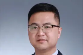 青岛啤酒“撒尿门”，拍摄者要承担什么法律责任？#抖来普法2023 #青岛啤酒 #破坏生产经营罪 #法律常识 #律师咨询