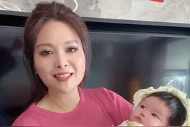 小孙女48天啦！小龙女的到来，是我生命中最美的礼物。奶奶会珍惜与你相处的每一刻，见证你的成长与蜕变#人类幼崽 #看着你一天天长大视频封面