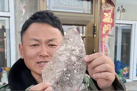 黑龙江下雪啦 黑龙江有多冷，晚上零下10度，农民已经彻底进入，一年一度长达5个月的猫冬生活啦#新农人计划2024 #乡村生活家 #东北大米 #丰收的季节 #创作灵感视频封面