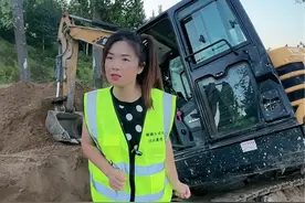 挖机是这样自救的@娜娜乐学车培训基地 #零基础学挖机 #挖机教学#学挖机 #挖机培训 #挖机女神娜娜视频封面