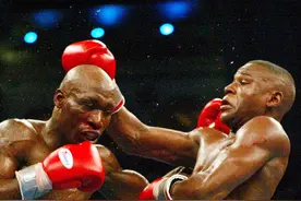 年轻时的梅威瑟是真生猛！即使被重创，仍然靠重拳打出强势反击视频封面