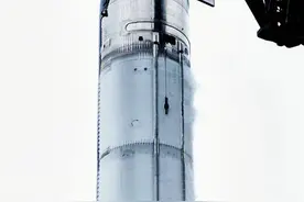 SpaceX再次成功使用筷子机械臂夹取回收超重助推器B14 #星舰 #spacex视频封面