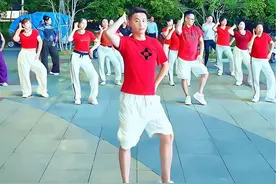 以后我结婚就跳这个😂#朋友的酒 #广场舞 #简单易学 #跟着节奏嗨起来 #阳阳阳光舞团 @DOU+小助手 @DOU+上热门视频封面