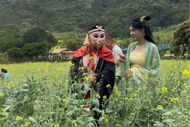 现在是什么年代？八戒我都被美女调戏了。#86版西游记拍摄趣事 #最佳拍档 #八戒伟仔 #八戒被美女戏弄 #爱拼才会赢改编版视频封面