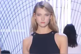 第199集:Karlie Kloss 精彩瞬间(一)。身高185cm,1992年出生,美国 #模特美女 #养眼 #又美又飒 #美丽动人 #大长腿美女视频封面