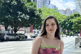 你们是怎么看待这条裙子的呢#牵手门摄影师立功还是担责 #太古里街拍 #成都太古里街拍视频封面