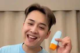 这是一条官宣视频 #穿得像防晒霜的博主 #万万没想到 #Driss阿迪 #内容过于真实视频封面