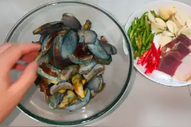 50一斤的云南见手青，吃了一顿还想吃一顿，这样炒吃了不会中毒视频封面