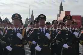 胜利日阅兵第三次全流程彩排，中国人民解放军仪仗队口号嘹亮：听党指挥、能打胜仗、作风优良。