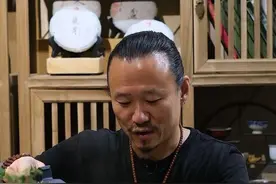 现在很流行焖泡壶闷茶，老狼对这个有一点不同意见，希望大家兼听则明。#普洱茶 #无极轩 #玩啥我们都认真