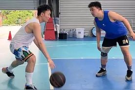 【篮球规则】打半场投篮不进抢断后继续投篮#篮球 #实战篮球 #过人技巧 #篮球技巧教学 #篮球规则