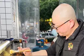 武汉的烧烤千千万，有特色的小店子，汉阳就占了一半👍 #武汉美食 #武汉美食推荐 #舌尖上的味道 #人间烟火 #烧烤视频封面