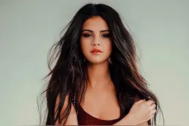 这应该是赛琳娜最幸福的时候了吧！#赛琳娜 #霉霉#比伯 #欧美音乐