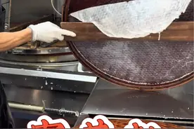 窝蓝粉 潮汕可以把任何一种食物，都做出自己的特色，名不虚传！#广东美食#窝蓝肠粉#肠粉#人间烟火 #省饭课代表视频封面