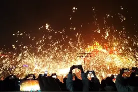 重庆铜梁花海舞龙#重庆铜梁龙 太震撼了，推荐大家去看看视频封面