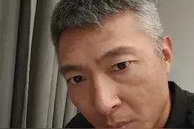 这两天住在31楼，昨天还好好的，今天不知从哪来了个蛐蛐，一直叫唤，我想不明白这玩意是怎么上来的？蛐蛐能飞这么高吗？