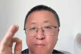 高考结束女孩独自一人用扁担挑行李回家值得家长学习#正能量 #高考#大实话 #扁担女孩