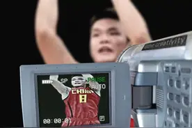 这就是曾经亚洲第一小前锋的实力，退役八年参加CBA全明星名宿三分赛，13记三分球仅仅投丢两个，可以说朱芳雨的表现比现役的徐杰和赵睿还要准，这样的投篮手感和手型背后付出了多少努力，你们觉得为何朱芳雨能练出来，如今现役的小前锋练不出来呢#朱芳雨 #cba全明星周末 #Cba视频封面