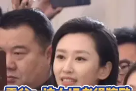 新闻联播首位90后女记者能采访雷军，以为靠颜值原来靠情商 #雷军 #雷总 #王音棋 #小米