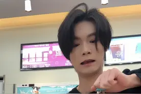 当我在女朋友的饮料里偷偷加8+1 高端的猎人往往以猎物的姿态出现#情侣日常 #恋爱日常 #甜甜的恋爱 #男朋友视频封面