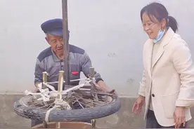 家里洗衣机不能用了，还是老爸聪明自制了一个洗衣机👍#自制洗衣机#搞笑视频#搞笑生活视频封面