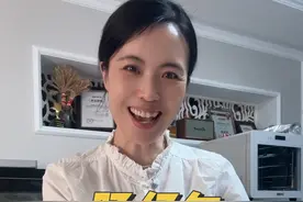 手揉版肠仔包，不用厨师机也能超级松软，保姆级教程❗️ 咱就说，必须让家里没有厨师机的小伙伴们也实现面包自由哇，今天的这个肠仔包一点也不输外面买的，去做就好啦，你会爱上它的 ❤️#烘焙 #面包 #在家做面包 #肠仔包 #手揉面包