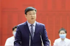 两年前的今天，在母校送给学弟学妹的临别赠言。又是一年毕业季，愿所有的毕业生都能振翅高飞，如已所愿。#毕业记 #毕业季是离别也是开始视频封面