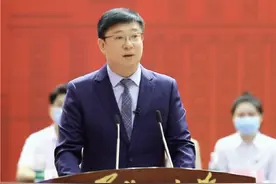 两年前的今天，在母校送给学弟学妹的临别赠言。又是一年毕业季，愿所有的毕业生都能振翅高飞，如已所愿。#毕业记 #毕业季是离别也是开始视频封面