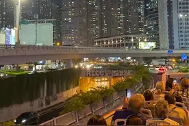 这里是越南胡志明市，也称西贡，是越南最大的城市，胡志明有着“东方巴黎”之称的美誉，在这座城市你可以感受到浓郁的法国情怀和法式建筑，同时越南也是东南亚国家当中发展最快最具有潜力的国家之一。#越南 #胡志明视频封面