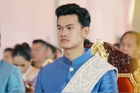 柬埔寨传统婚姻习俗，女娶男嫁。金边市长女儿大婚，新郎上门、新娘迎娶新郎仪式。#柬埔寨婚礼