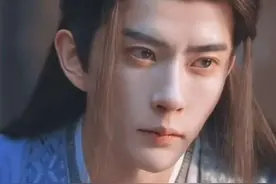 演员于朦胧被曝在北京坠楼身亡，其主页显示昨天晚上还在线，目前于朦胧方暂未回应#于朦胧