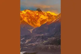 大美西藏 2025年南迦巴瓦峰第一次惊现金山希望刷到视频的朋友们好运相伴您一整年#旅行 #西藏 #南迦巴瓦峰