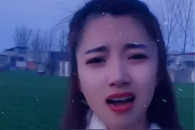 是不是我们不长大！你们就不会变老！#一首唱哭天下亿万儿女的歌 #感恩父母 #唱哭天下亿万儿女 #爹娘的恩情还也还不够