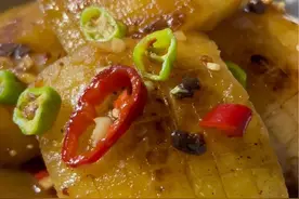 冬瓜这样煎就像吃肉一样 冬瓜这样烧，比肉还好吃。#冬瓜家常简单做法 #冬瓜的家常做法 #冬瓜的做法  #红烧冬瓜的做法 #冬瓜做法