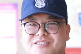 杭州保安大哥在医院里的“最美公主抱”被全网点赞，记者向医院要来了救人的全程画面，那些没被看到的细节，再次感动了……杨国辉3月19日接受采访时说：“帮助别人就是自己的工作职责！看到帮助的患者好起来，自己也会挺开心的。”视频封面