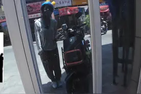 今日午高峰不错  战绩破十咯#外卖小哥 #赛鸽黑武士t280