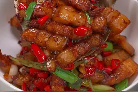 香辣红烧肉 姐妹们，今天这个红烧肉谁吃谁迷糊，真的太香了#香辣红烧肉 #这一口谁受得了 #湘菜