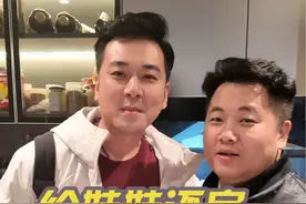 今天又给妹妹转了50万还差35万 没想到随便记录个视频会得到1000万人的围观，主要是不想让妹妹太累、帮她提前还完，我相信任何兄弟姐妹都会这样做的。#记录真实生活 #手足情深 #内容过于真实 #用摄像记录人生的足迹视频封面