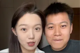 玩个游戏居然上升到爱情了！ @肖的刘 #情侣日常 #同时睁眼挑战