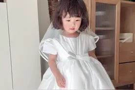优优三岁生日礼服和鞋子哪套好看呀#萌娃穿搭 #生日准备视频封面