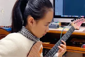 这是丫丫弹过的最难曲子《Direct Injection》，被骂后音画同录一遍过！#电吉他 #一本正经乱弹琴 #今天你练琴了吗 #T'S吉他#音乐视频封面