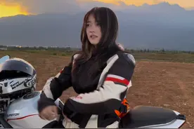 艳遇之都丽江来多少次了，这次终究没有让我失望，偶遇女骑小姐姐视频封面