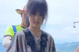 零零后小美女第一次玩蹦极全过程 ，MVP结算画面😂#蹦极 #玩的就是心跳 #这一跳需要多大的勇气 #勇敢的人先享受世界