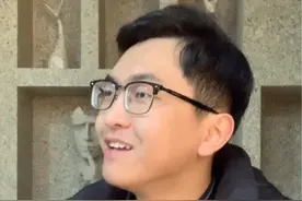 年轻大学老师vs中年大学老师 #真实还原 #大学生 #原创搞笑 #古古古德 #fyp