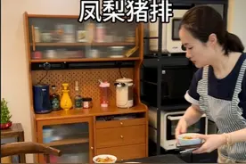 南瓜腊肠焖饭有多香呢，今天爷俩都盛了第二碗，香的娃连说话的功夫都没有了，就是咔咔干饭#记录真实生活 #大人孩子都爱吃 #妈呀太香了 #嘎嘎好吃 #好吃到停不下来视频封面