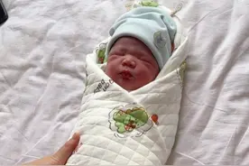 孕36周✅因#胎膜早破 小宝贝提前出生啦🎉3100克的大胖小子👍#人类幼崽 #新生儿视频封面